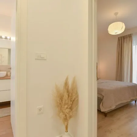 Noa アパート Sukošan